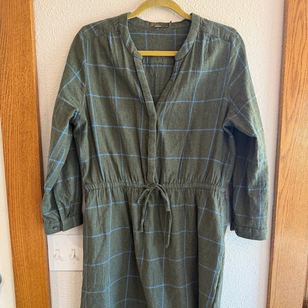 Prana- Size L Loop to Pines olive green plaid long sleeves with side pockets
